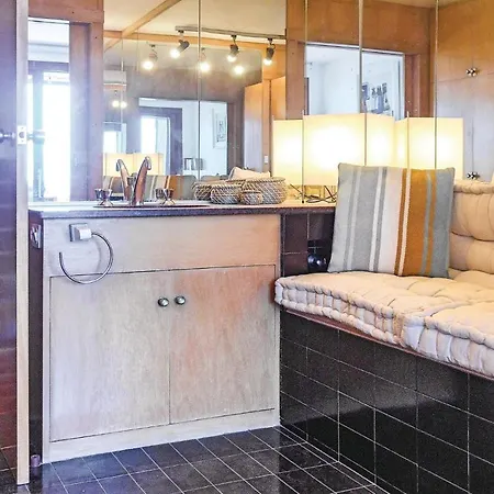 Apartment Stunning In With 3 Bedrooms, Wifi And Outdoor Swimming Pool Tossa de Mar