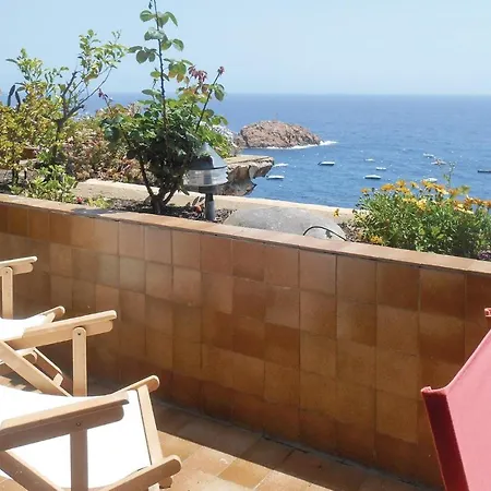 Stunning In With 3 Bedrooms, Wifi And Outdoor Swimming Pool *