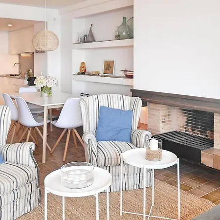 Apartment Stunning In With 3 Bedrooms, Wifi And Outdoor Swimming Pool Tossa de Mar