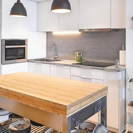 Apartment Stunning In With 3 Bedrooms, Wifi And Outdoor Swimming Pool *